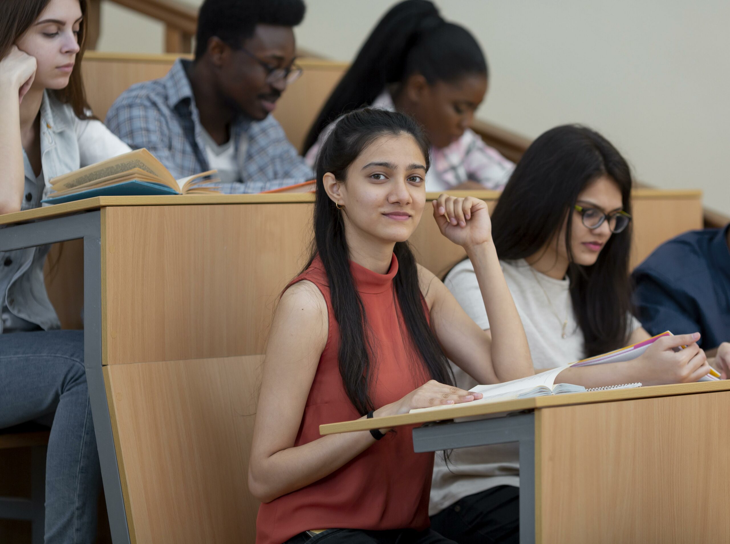 fermer-les-etudiants-a-l-interieur fermer-les-etudiants-a-l-interieur